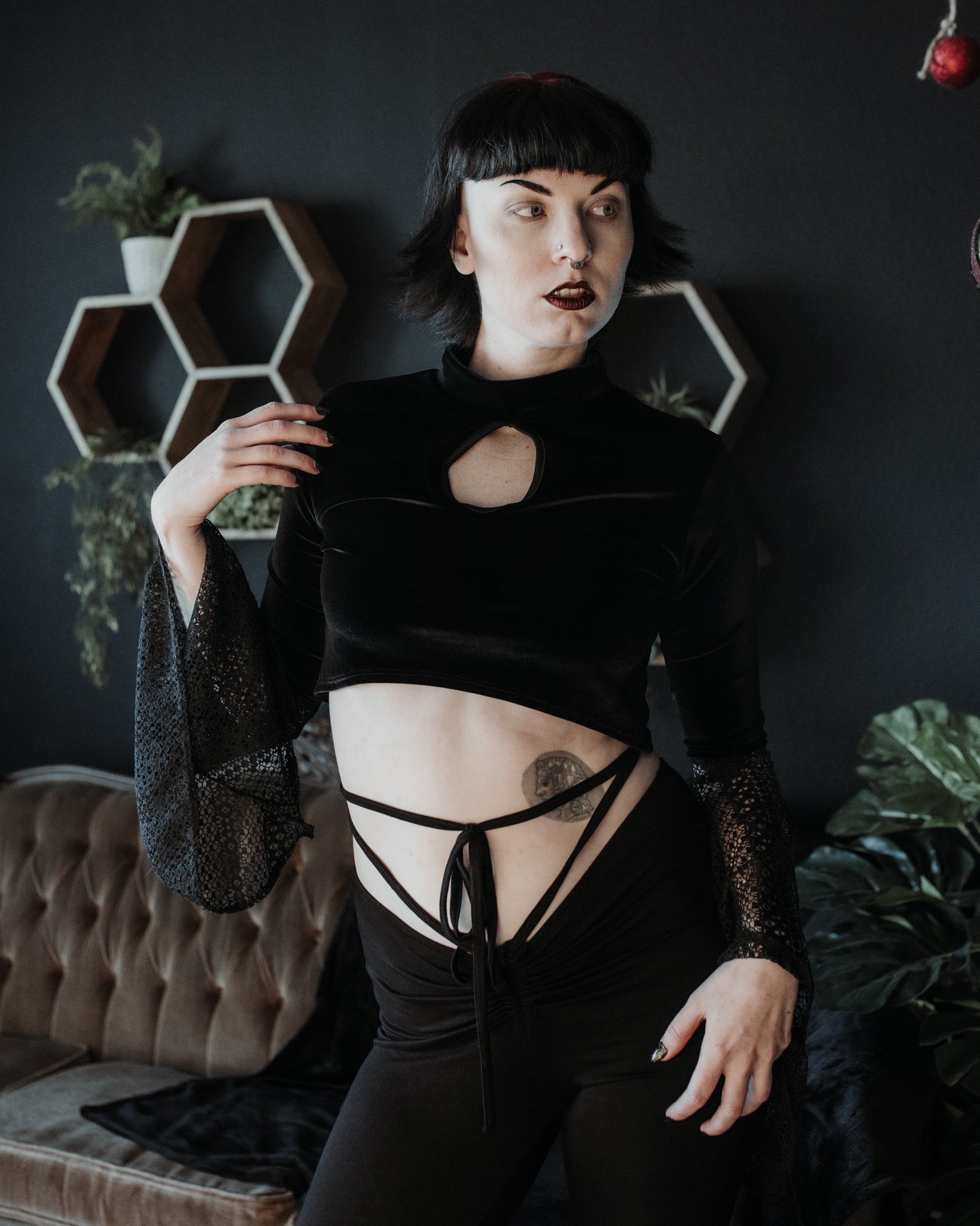 Sisters Of Shadow Top - Onyx