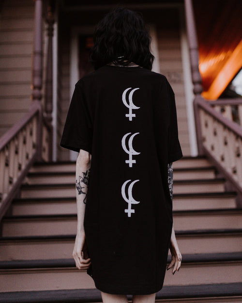 Lilith Oracle Tee