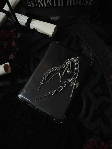 Dire Bound E-Reader Charm
